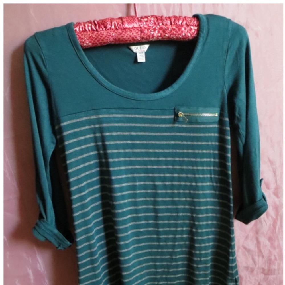 Reduced! GUESS Green 3/4 Sleeve Top- Size XS